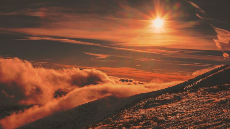 绝美景致！雷尼尔山日落雪山4K壁纸合集