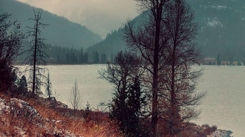 绝美的雾中湖山壁纸合集