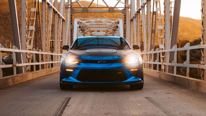 雪佛兰改装车灯光高清壁纸