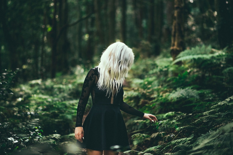 诺埃尔·阿尔瓦伦加镜头下的氛围感人像与自然风景壁纸