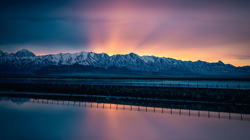 绝美景致！黄昏山湖公路落日4K壁纸合集