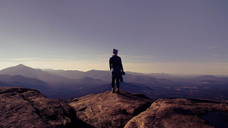 少女与山巅旷野 4K高清壁纸合集