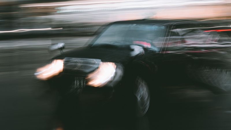 4K超清壁纸｜车流光影飞驰瞬间
