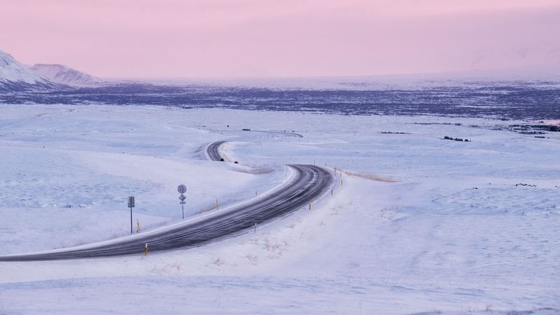 冬日公路雪景壁纸