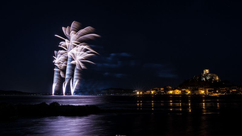 深夜海岸都市4K壁纸