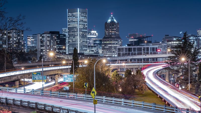 赛博都市霓虹夜景4K壁纸
