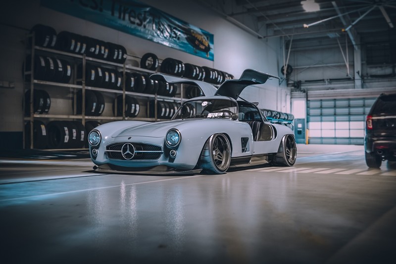 Khyzyl Saleem笔下的银灰奔驰 超酷数字艺术壁纸