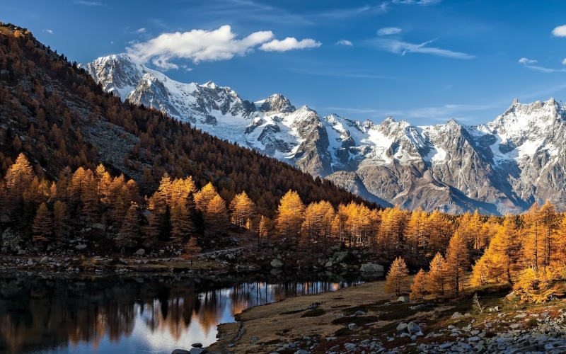 阿尔卑斯山湖景壁纸