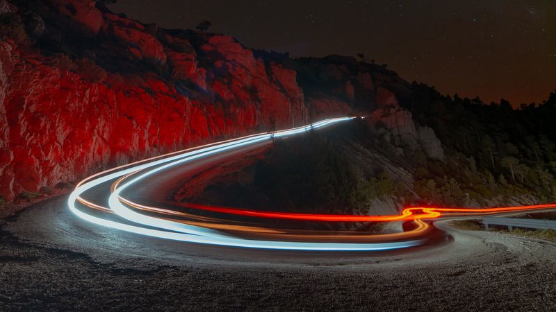 夜色山道弯道逆光壁纸