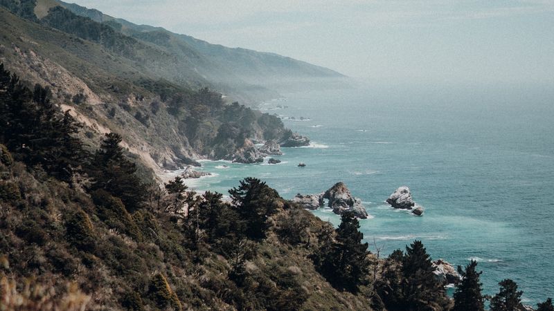 绝美海岸雾岩4K壁纸合集