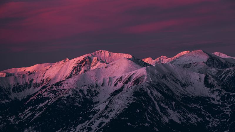绝美景致！粉调暮光雪山4K壁纸合集