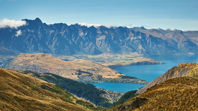 高空航拍绝美湖山秘境 4K超清壁纸