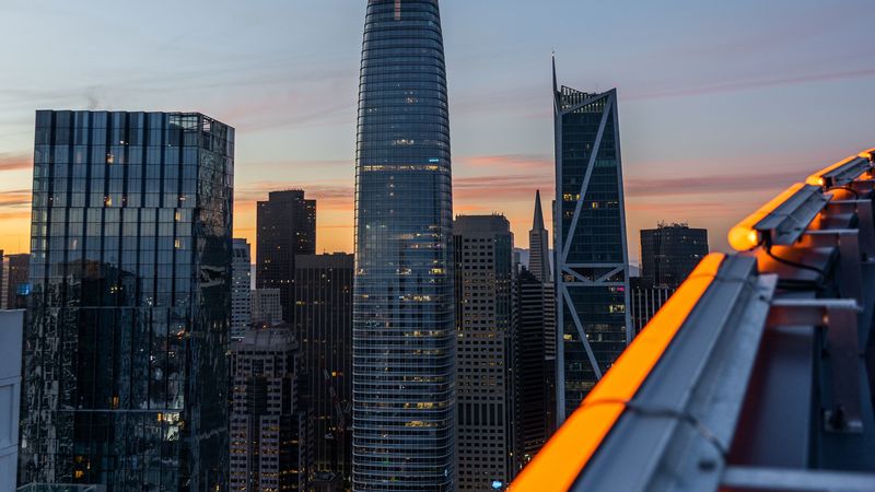 绝美黄昏城市天际线航拍壁纸合集