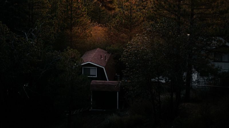 空中视角下的森林小屋壁纸合集，每帧都是治愈系自然风景