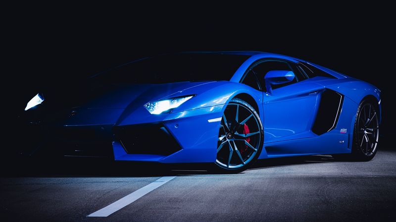 # 闭眼能脑补到的蓝调法拉利超跑壁纸