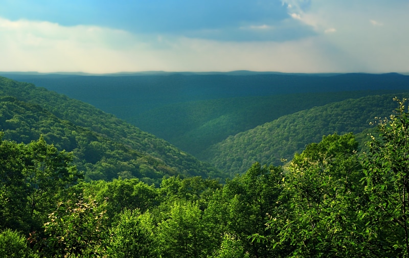 宾夕法尼亚山脊公路夏日山谷盛景