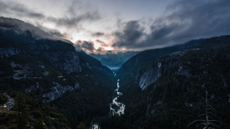 氛围感拉满！4K超清山河雾景壁纸合集