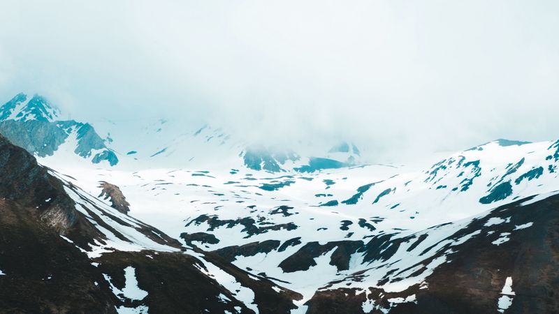 雪山云海峭壁4K壁纸合集
