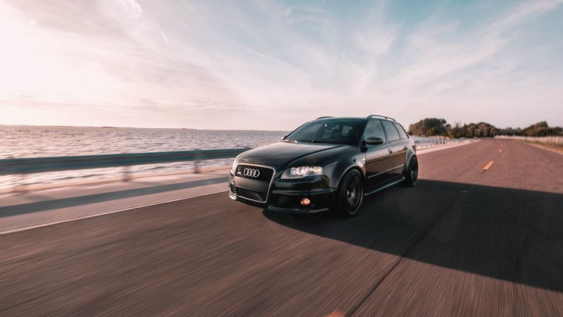 # 公路狂飙！黑车飞驰4K超清壁纸合集