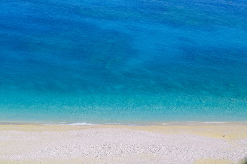 希腊米洛斯海滩绝美夏日风光