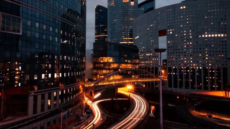 城市楼宇道路航拍全景 4K高清壁纸