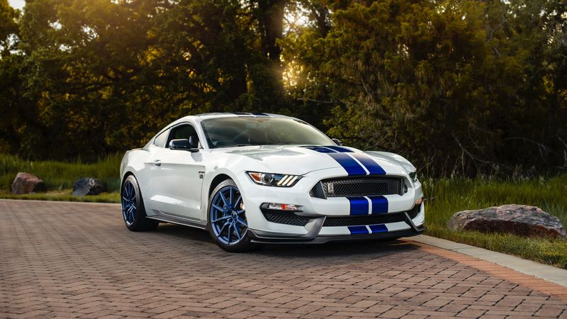 白色福特Mustang GT350侧视图4K壁纸 多款福特野马壁纸合集