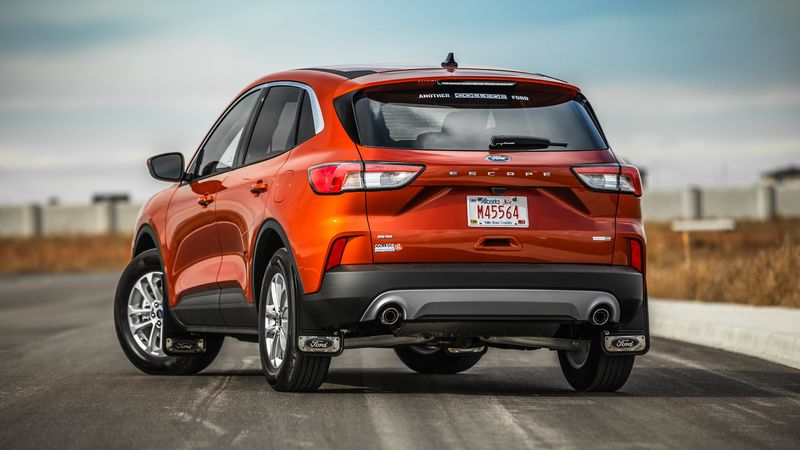 福特跨界车侧视图 4K高清壁纸