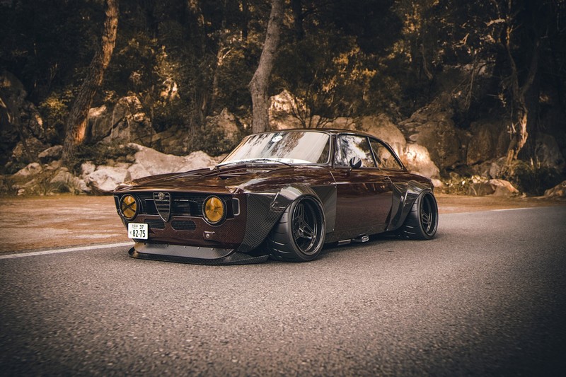 炸场改装阿尔法·罗密欧Giulia！碳纤V8狠货帅到腿软