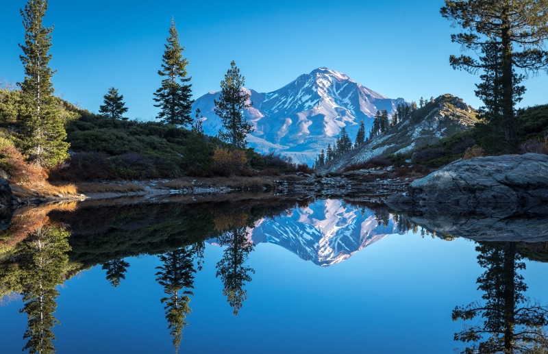 加州沙斯塔山绝美湖景壁纸合集