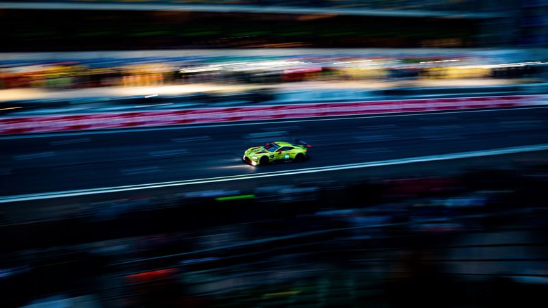 # 超带感！这些4K赛车壁纸让你沉浸式感受速度与激情