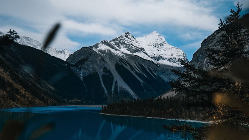 绝美金湖雪山壁纸 氛围感拉满