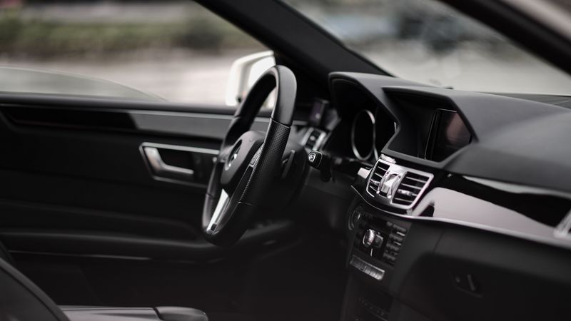 奔驰E300 AMG内饰壁纸合集