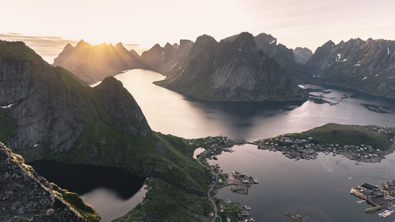 绝美山湖航拍4K壁纸