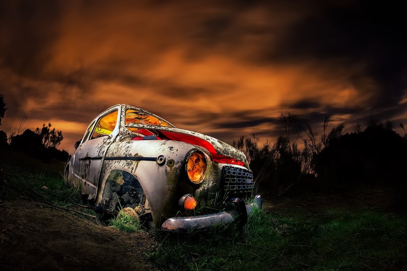 事故现场的暗黑系飞车残骸壁纸