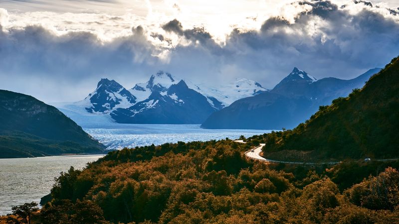 这条雪山公路壁纸太绝了