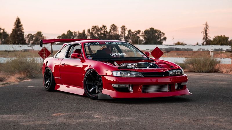 红色改装跑车壁纸合集