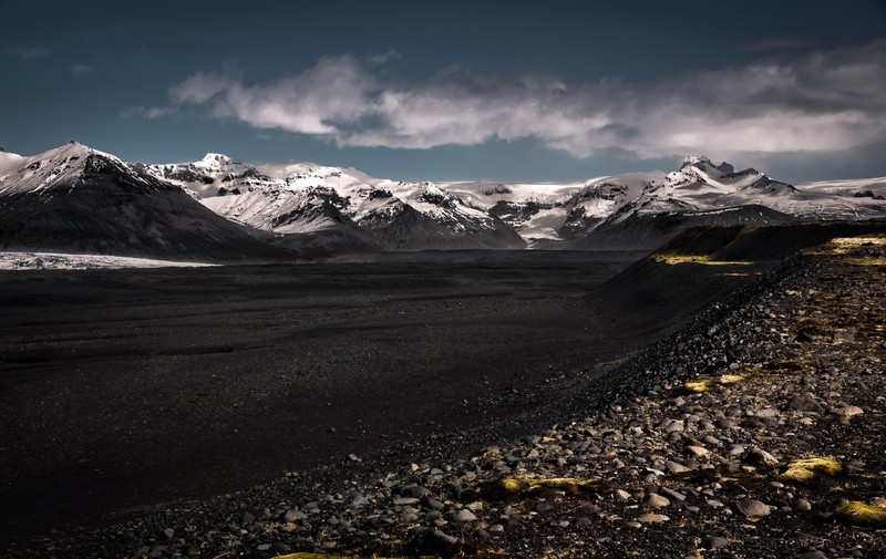 暗空群山绝美壁纸 这才是治愈系天花板