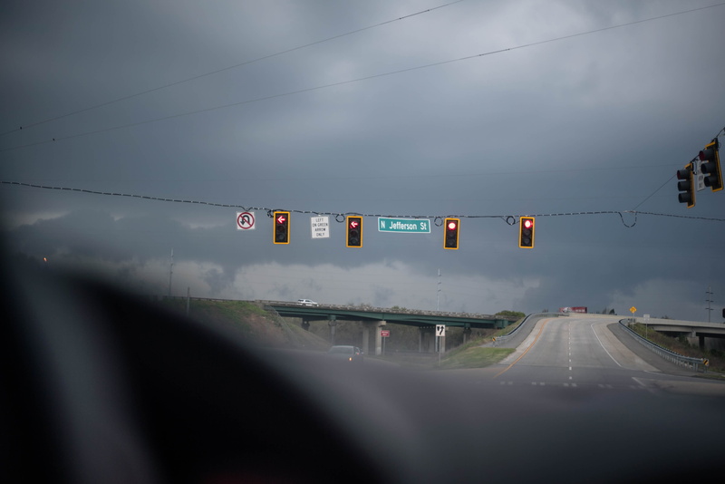 无人公路红路灯 氛围感驾车壁纸合辑