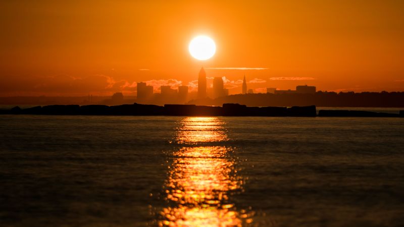 美国俄亥俄州海湾日落城市天际线 4K高清壁纸