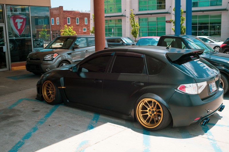 JDM斯巴鲁翼豹彩色轮毂高清壁纸