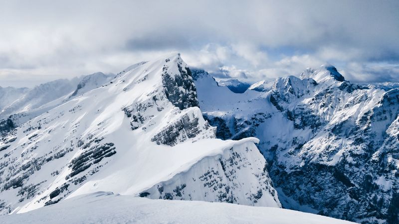 冬日雪山峰峦4K壁纸合集