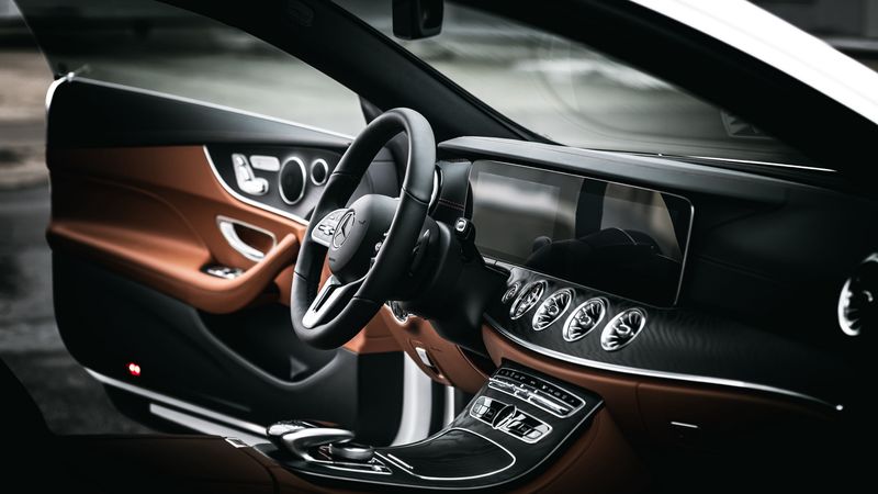 奔驰E200内饰方向盘壁纸合集