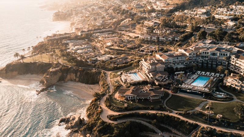 绝美航拍壁纸合集：海与城的晨昏时刻