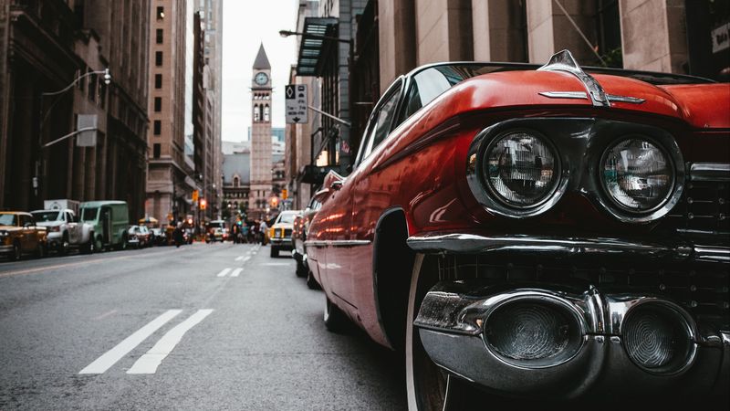 老旧街头都市豪车壁纸