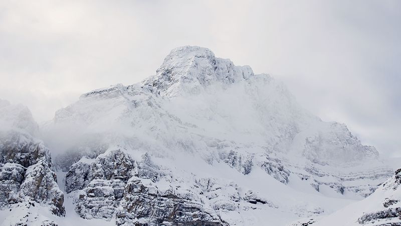 绝美雾中山峰4K壁纸合集