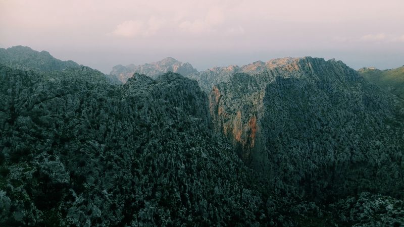 绝绝子！4K超清山地奇石壁纸合集