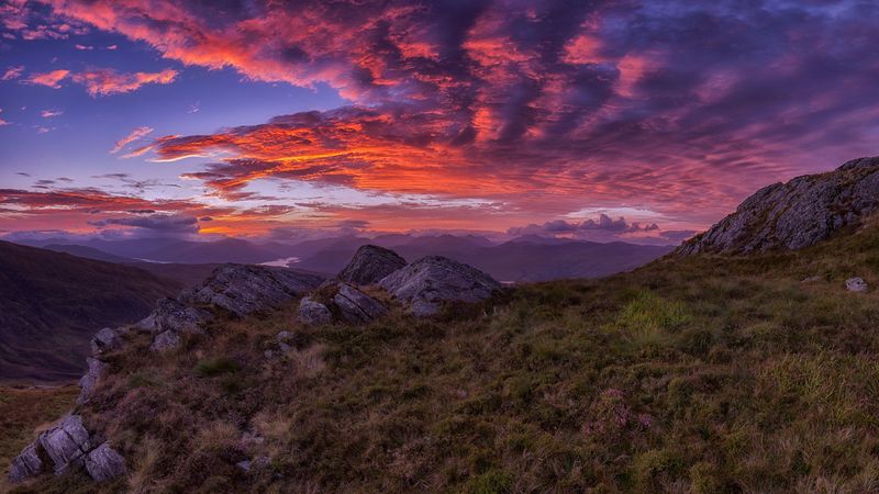 绝美的山川落日壁纸 带你邂逅山野黄昏