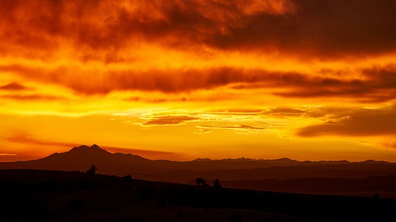 绝美山川暮色剪影 4K高清壁纸