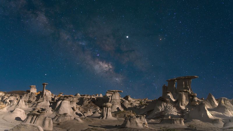 绝美沙漠星空岩景壁纸
