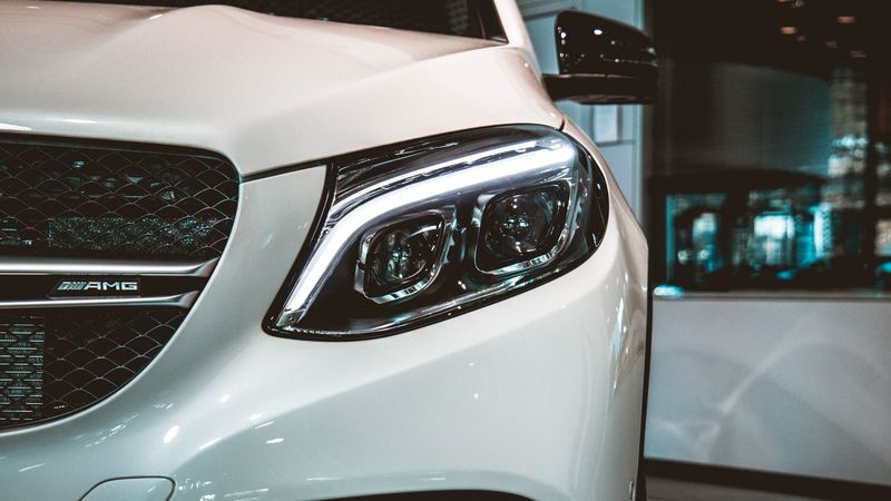 白车车头高清壁纸合集